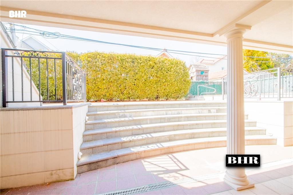 4094 Ocean Avenue Manhattan Beach Brooklyn NY 11235
