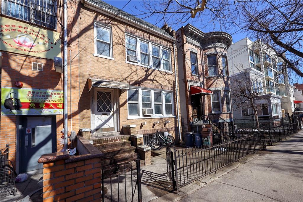 829 54th Street Sunset Park Brooklyn NY 11220