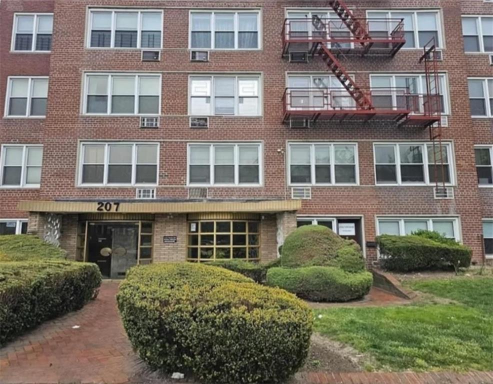 207 Ocean Parkway Kensington Brooklyn NY 11218