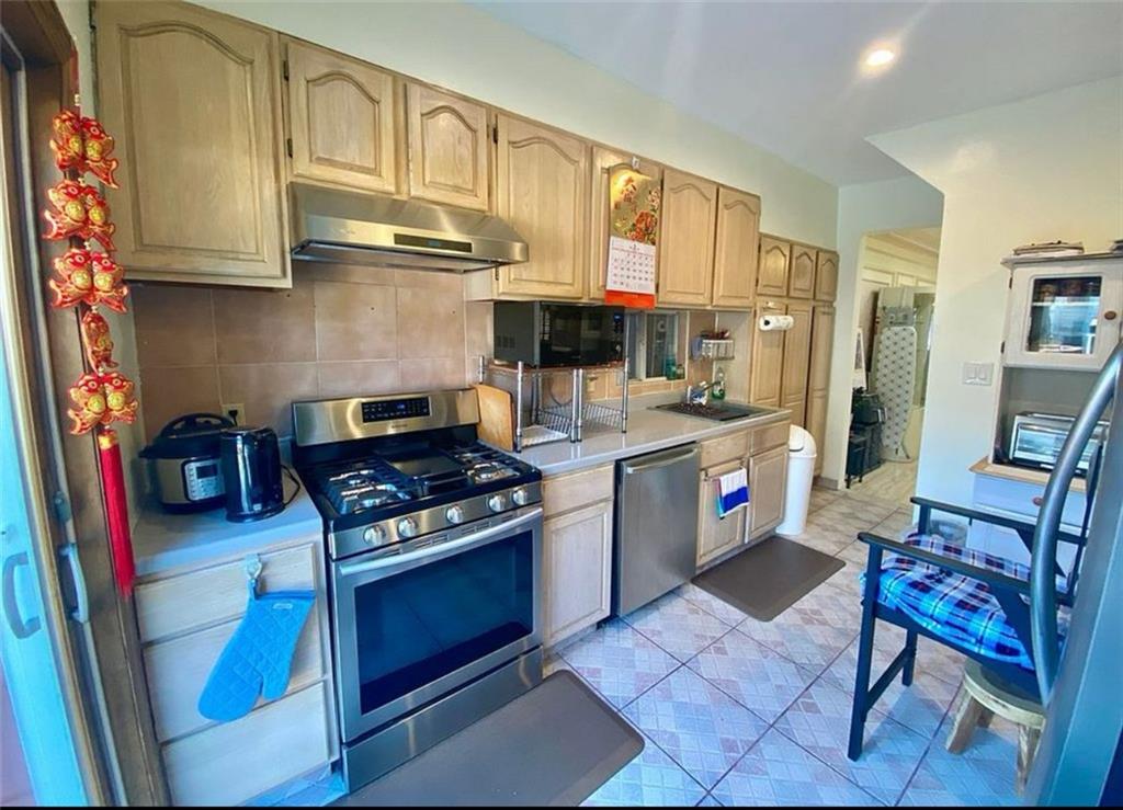 1727 East 16th Street Homecrest Brooklyn NY 11229