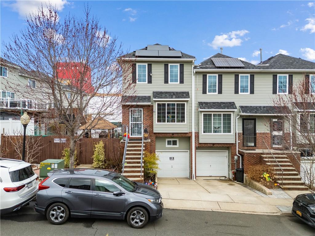 41 Burgundy Loop Clifton Staten Island NY 10304