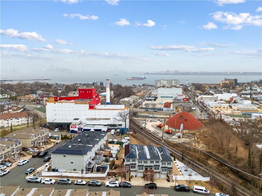 41 Burgundy Loop Clifton Staten Island NY 10304