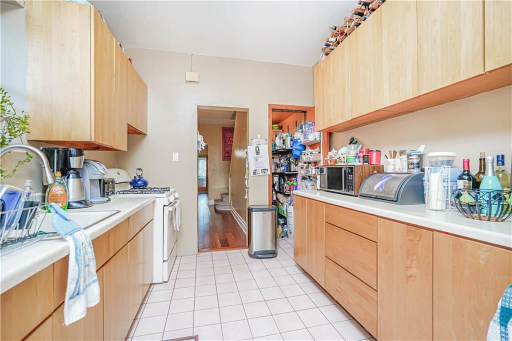 1925 West 9th Street Gravesend Brooklyn NY 11223