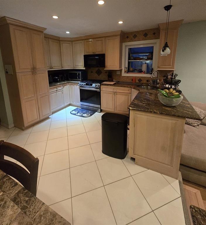 180 Travis Avenue New Springville Staten Island NY 10314