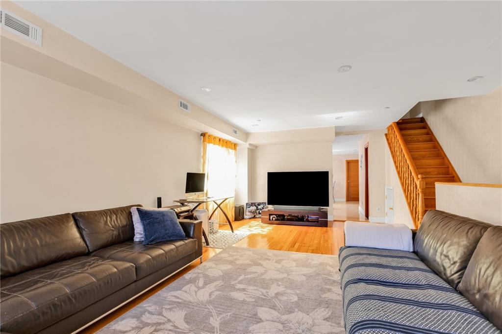 2750 East 28th Street Sheepshead Bay Brooklyn NY 11235