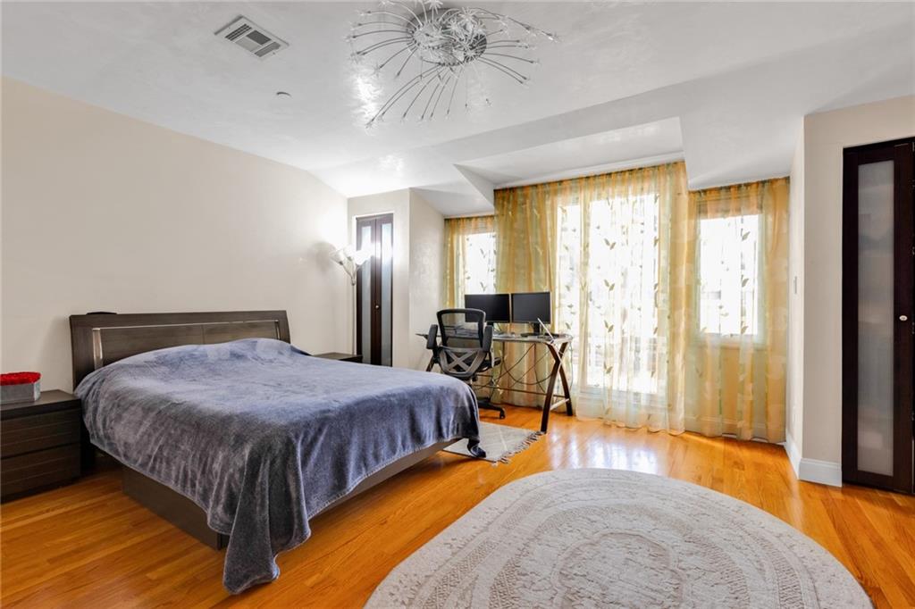 2750 East 28th Street Sheepshead Bay Brooklyn NY 11235