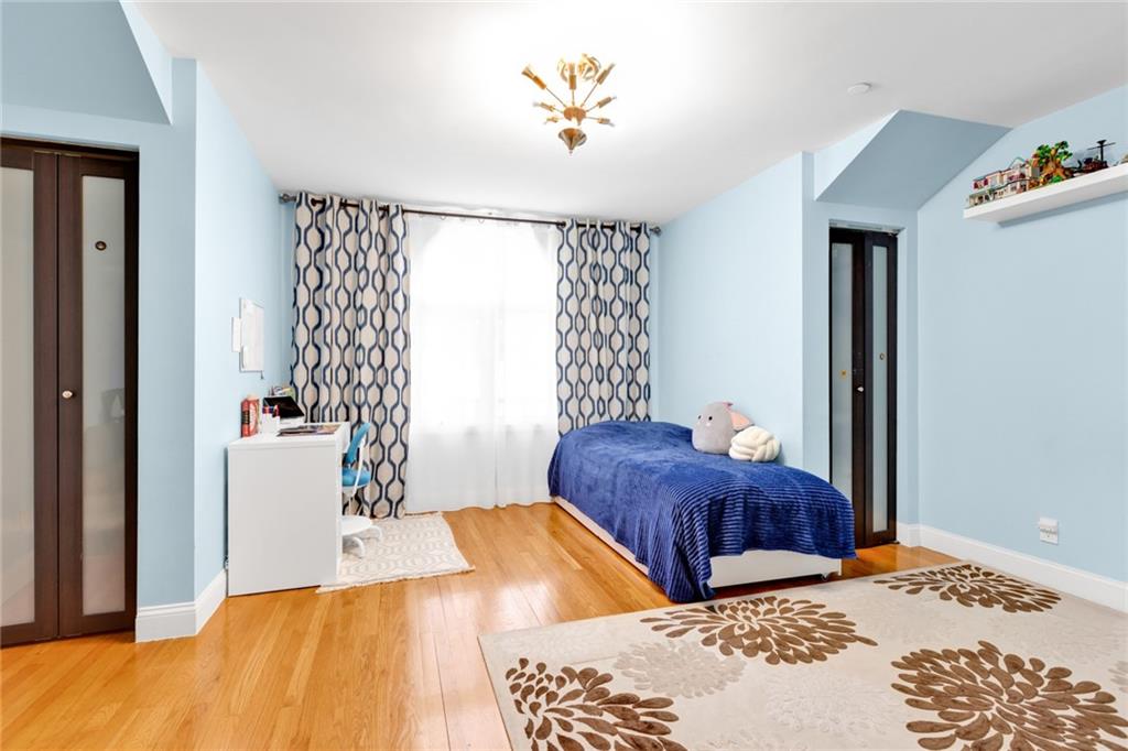 2750 East 28th Street Sheepshead Bay Brooklyn NY 11235