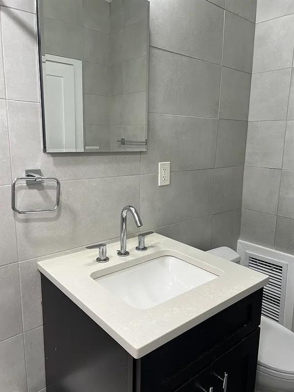 8614 Avenue B Canarsie Brooklyn NY 11236