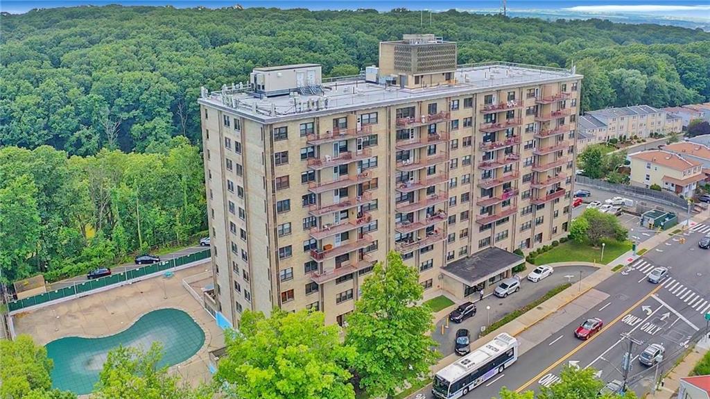 1000 Clove Road Staten Island NY 10301