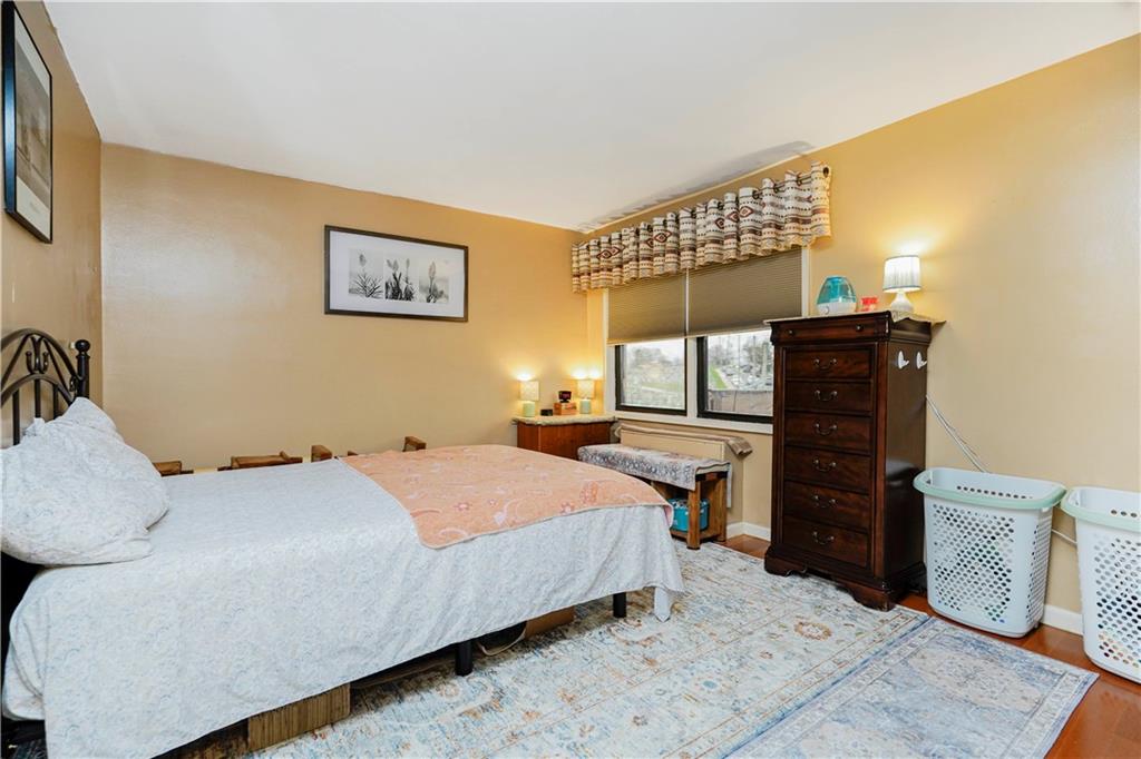 1000 Clove Road Staten Island NY 10301