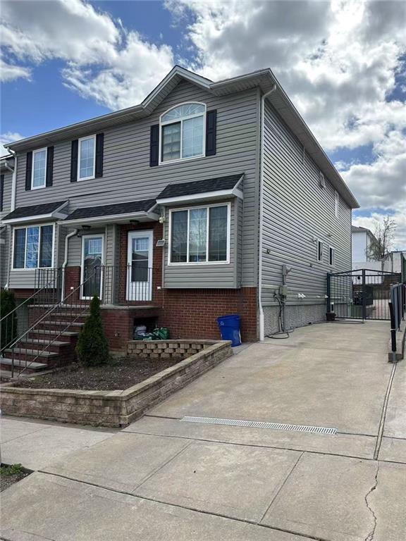 81 Burgundy Loop Park Hill Staten Island NY 10304