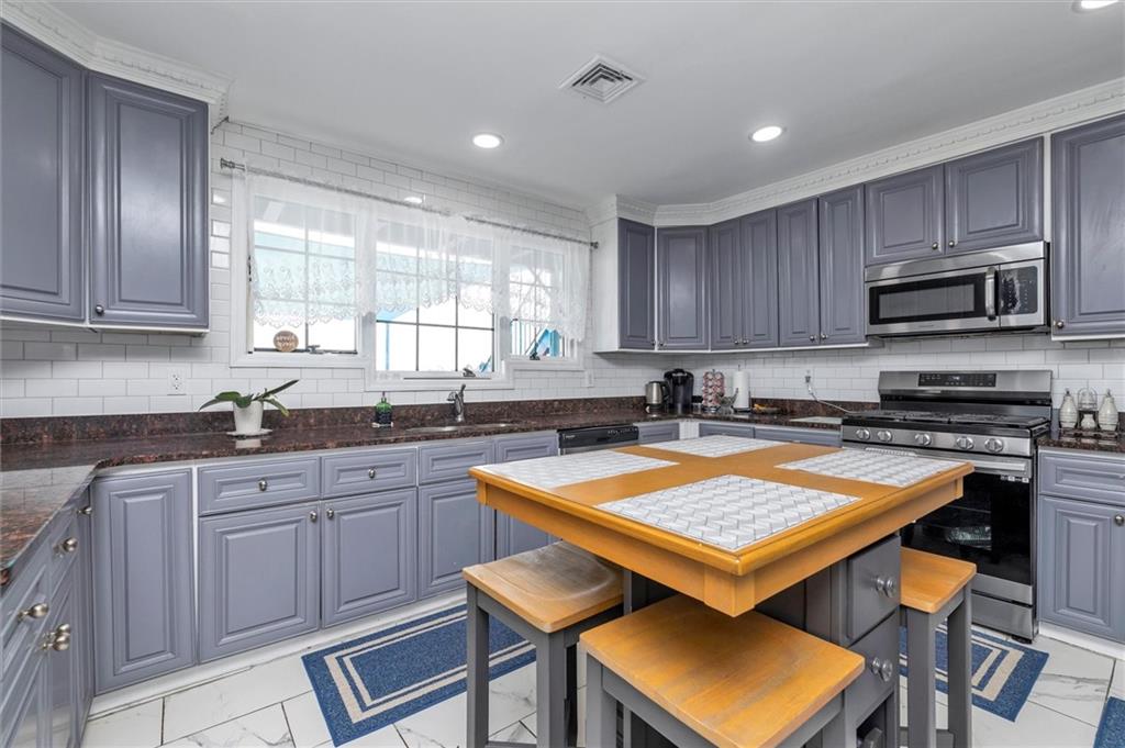 155-85 Bayview Avenue Rosedale Rosedale NY 11422