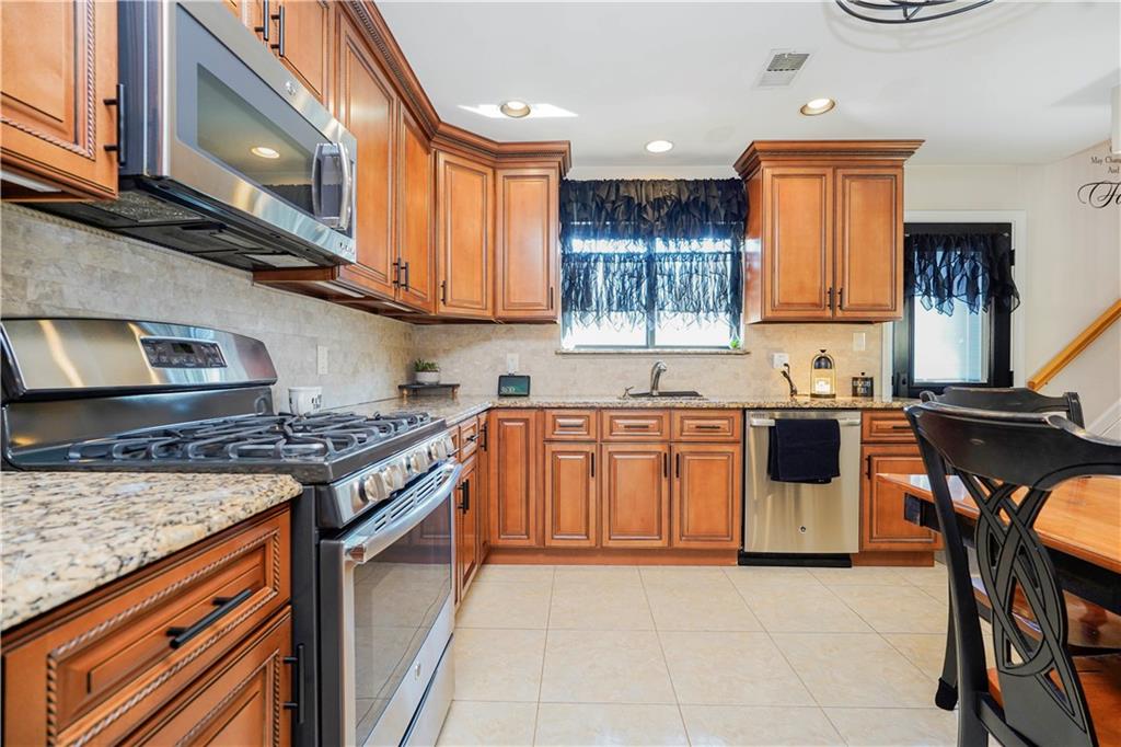 39 Plumtree Lane Woodrow Staten Island NY 10309