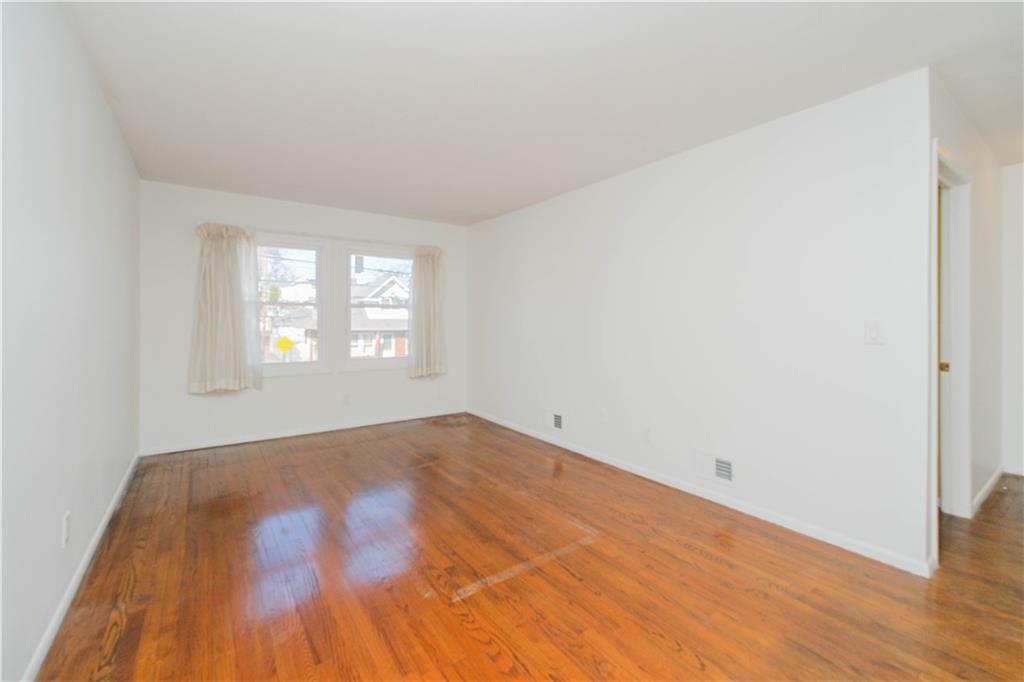 56 Whitaker Place Old Town Staten Island NY 10304
