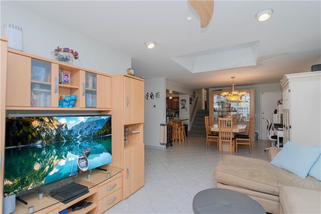 19 Lamped Loop Heartland Village Staten Island NY 10314