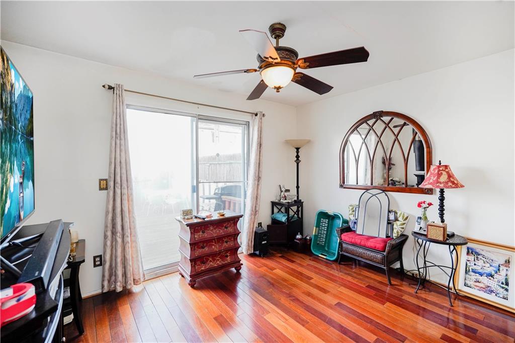 102 Lorraine Loop Rossville Staten Island NY 10309