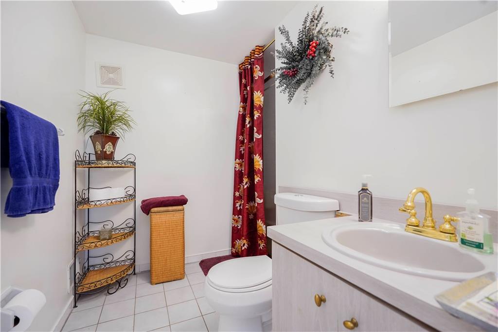 102 Lorraine Loop Rossville Staten Island NY 10309