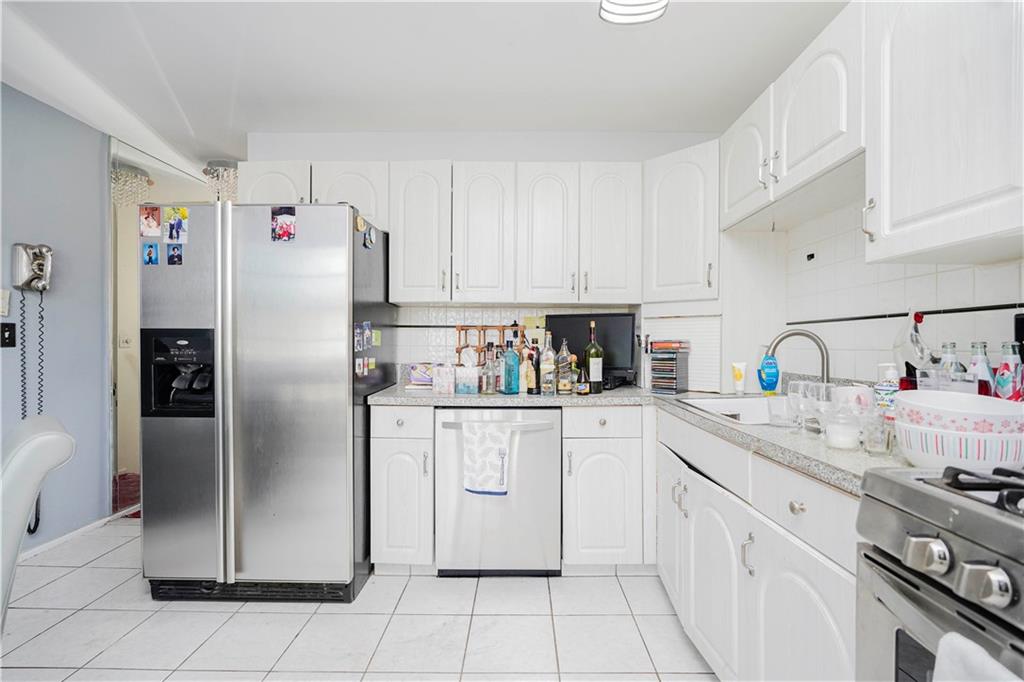 102 Lorraine Loop Rossville Staten Island NY 10309