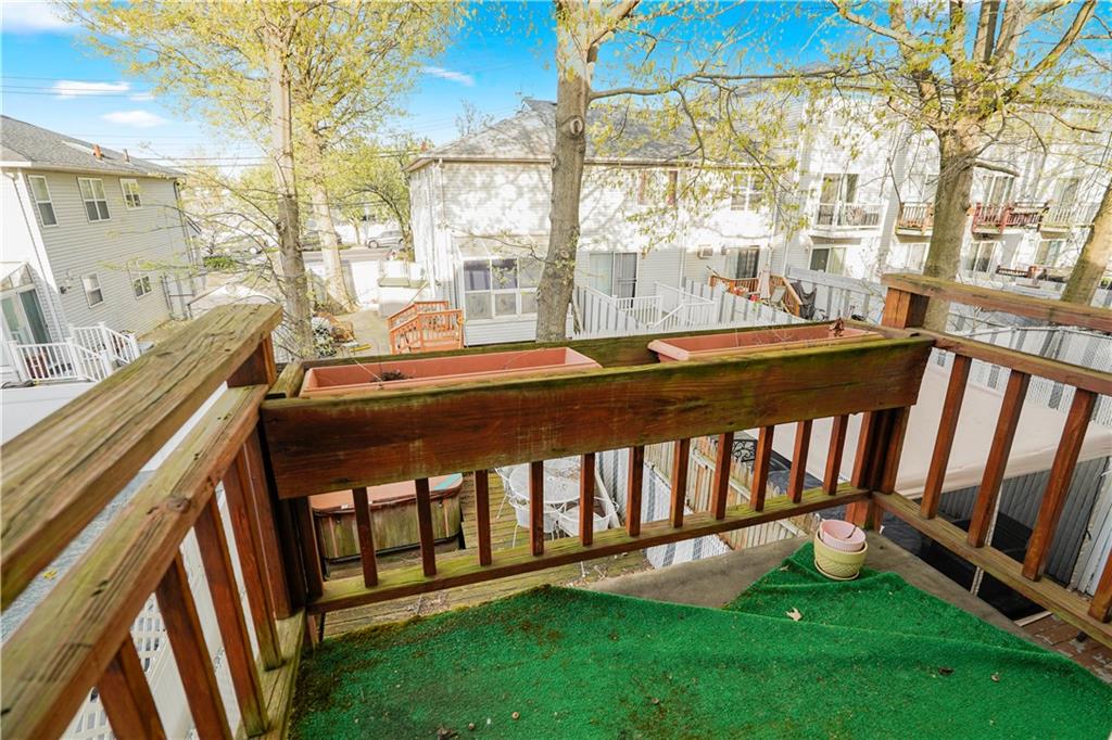 102 Lorraine Loop Rossville Staten Island NY 10309