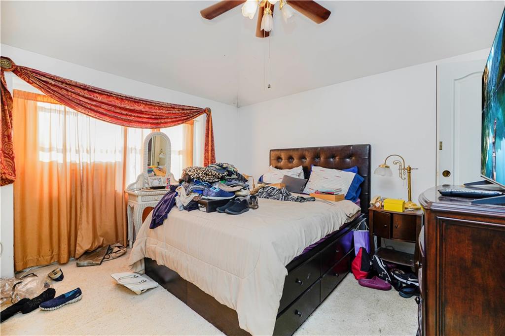 102 Lorraine Loop Rossville Staten Island NY 10309