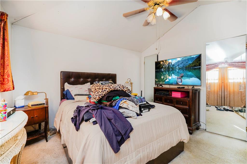 102 Lorraine Loop Rossville Staten Island NY 10309