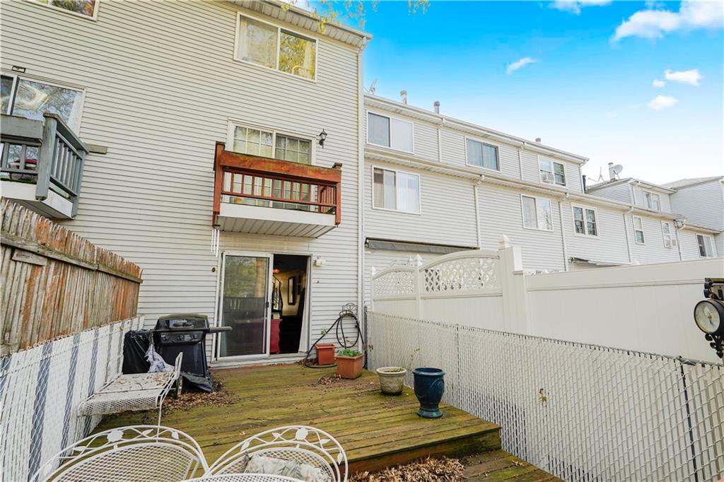 102 Lorraine Loop Rossville Staten Island NY 10309