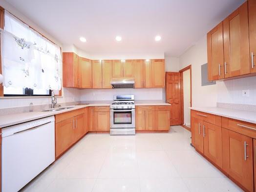 299 Bay 13th Street Bath Beach Brooklyn NY 11214