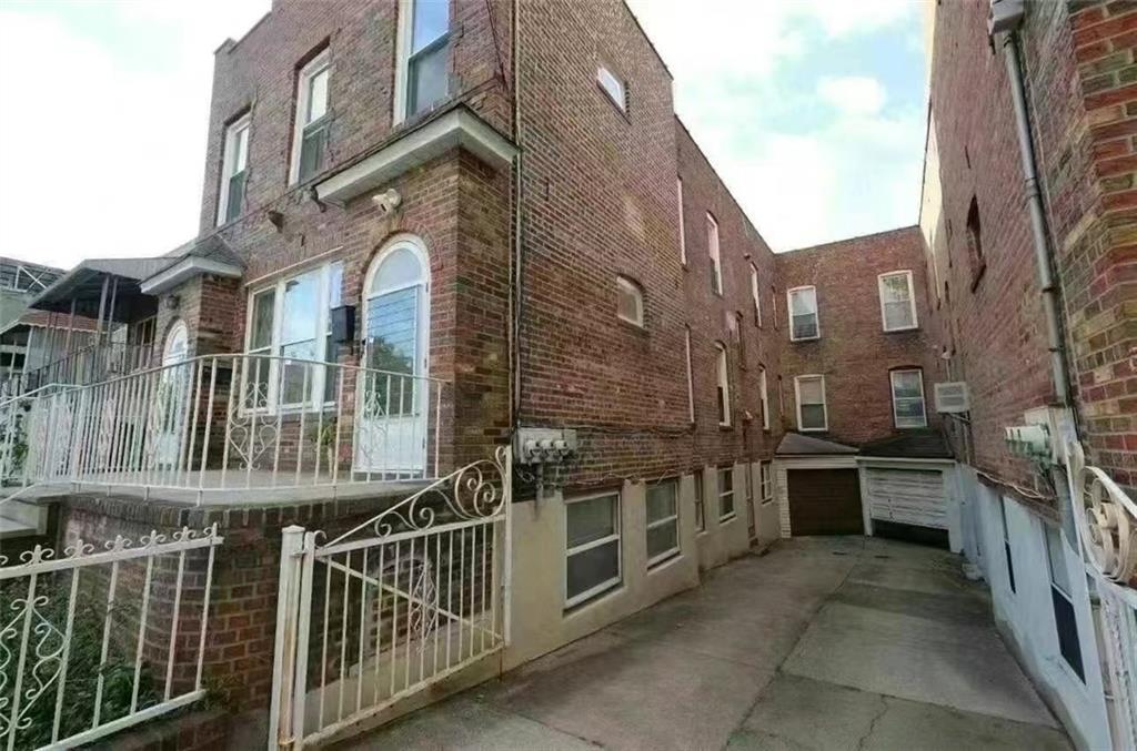 8666 24th Avenue Bensonhurst Brooklyn NY 11214