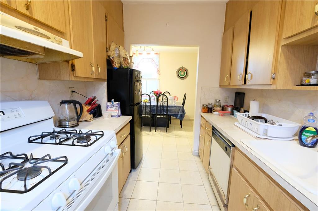 8666 24th Avenue Bensonhurst Brooklyn NY 11214