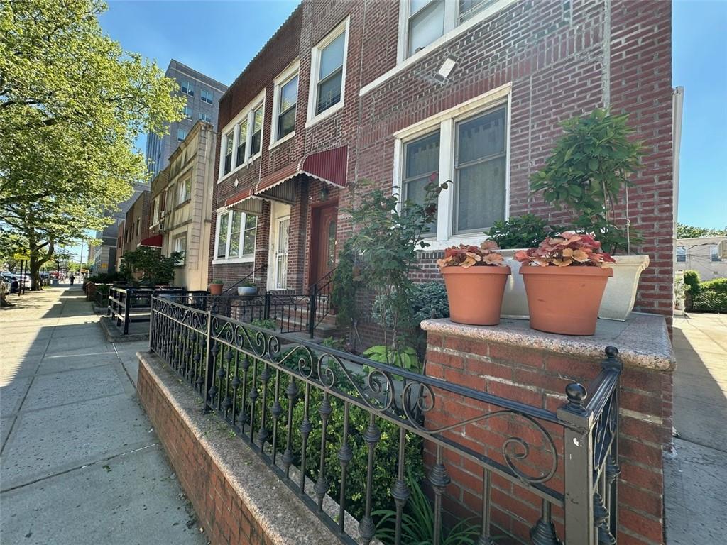 2154 60th Street Borough Park Brooklyn NY 11204