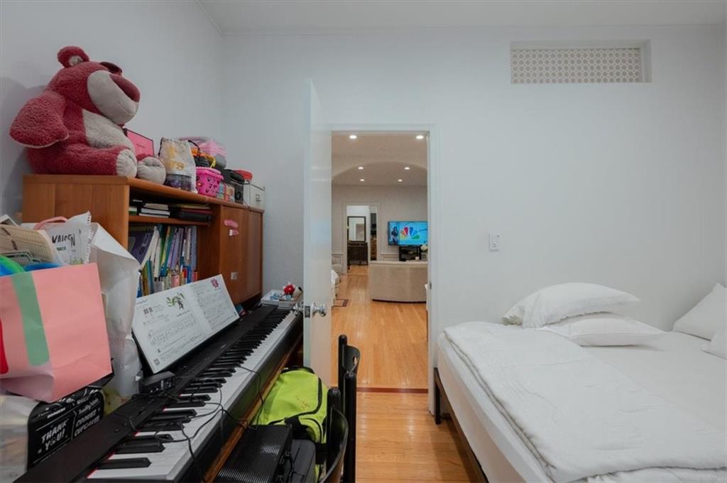 2154 60th Street Borough Park Brooklyn NY 11204