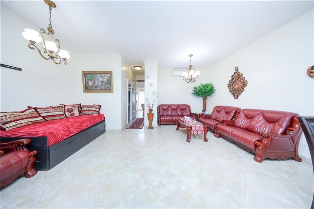 1068 71st Street Dyker Heights Brooklyn NY 11228
