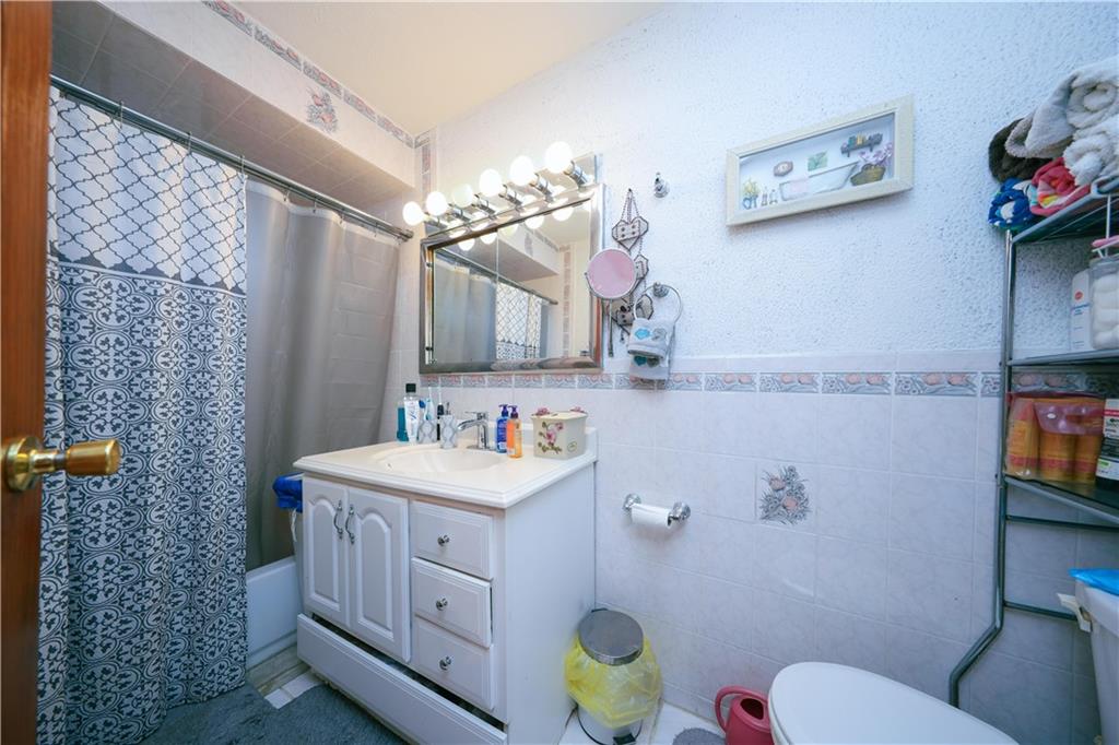 18 Downey Place Mariner's Harbor Staten Island NY 10303