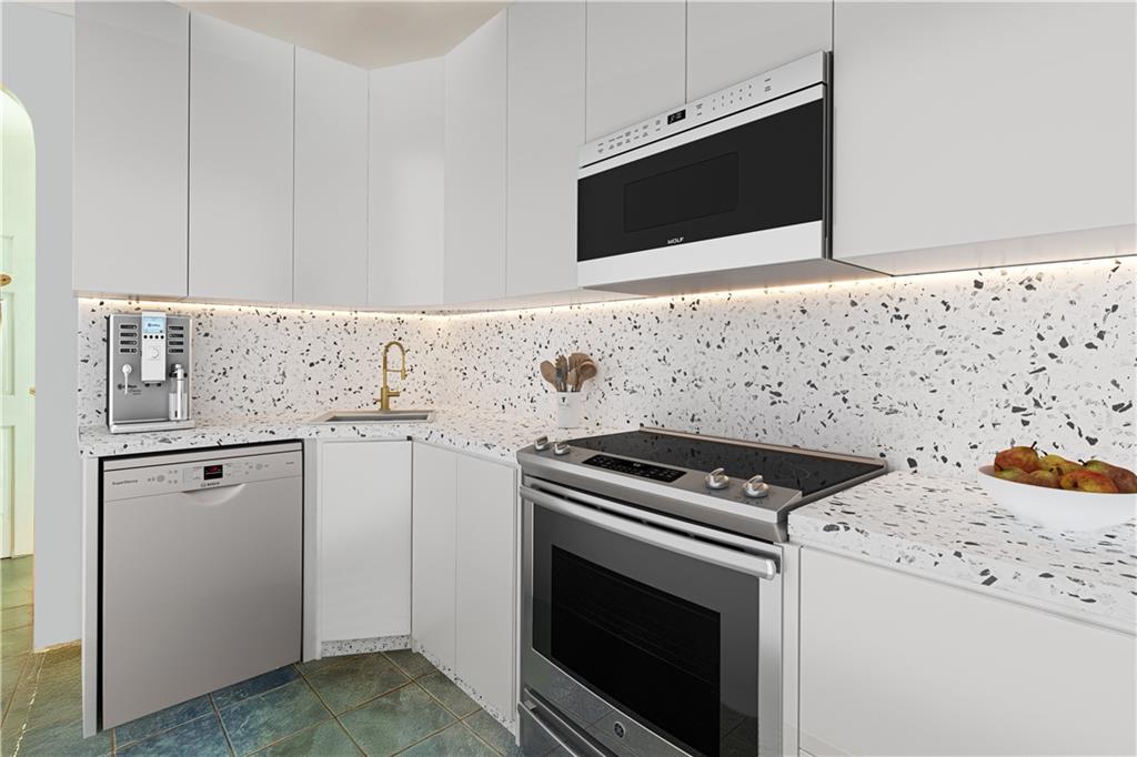233 Battery Avenue Dyker Heights Brooklyn NY 11228