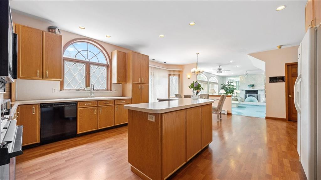 16 Nicolosi Loop Annadale Staten Island NY 10312