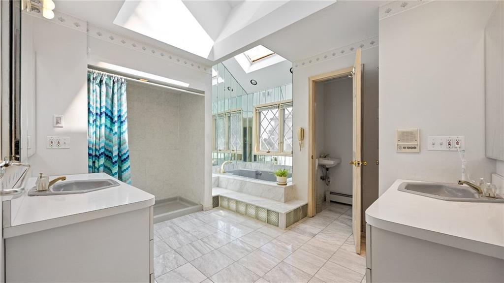 16 Nicolosi Loop Annadale Staten Island NY 10312