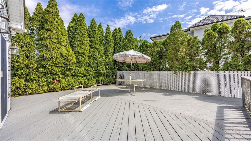 16 Nicolosi Loop Annadale Staten Island NY 10312