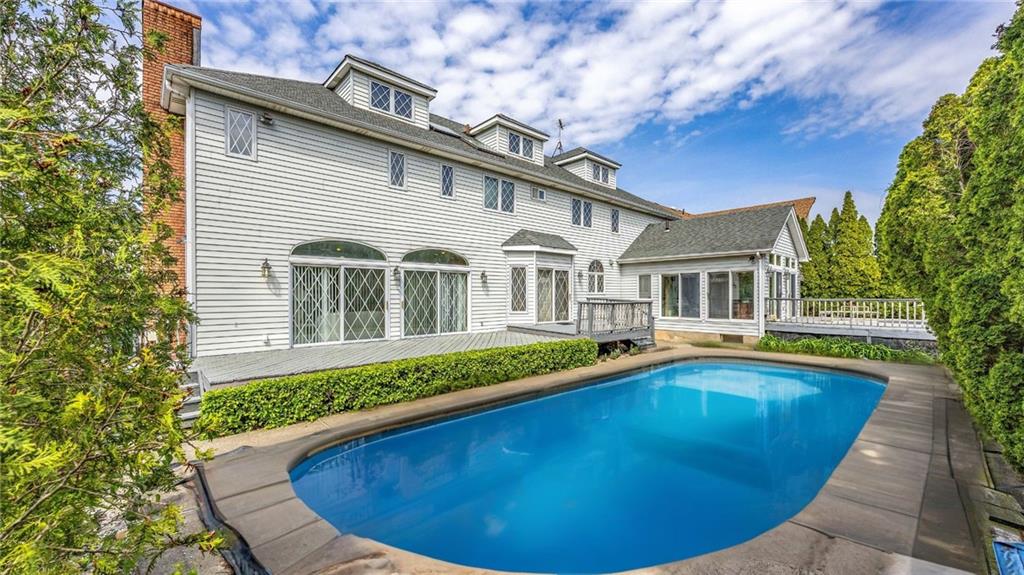 16 Nicolosi Loop Annadale Staten Island NY 10312
