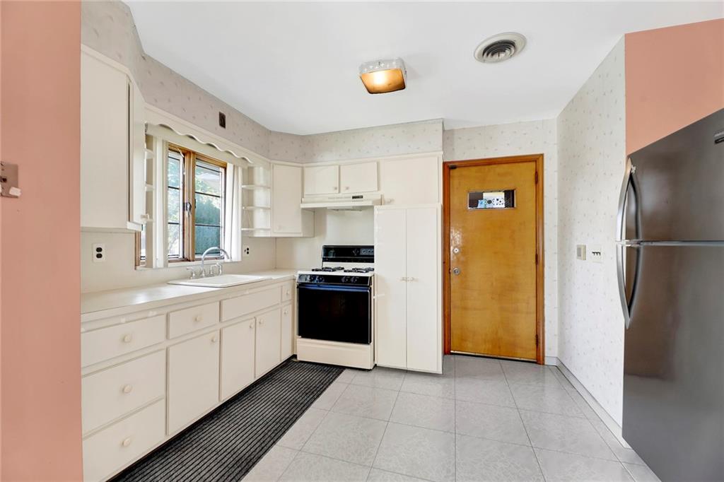 328 Stanley Avenue Staten Island NY 10301
