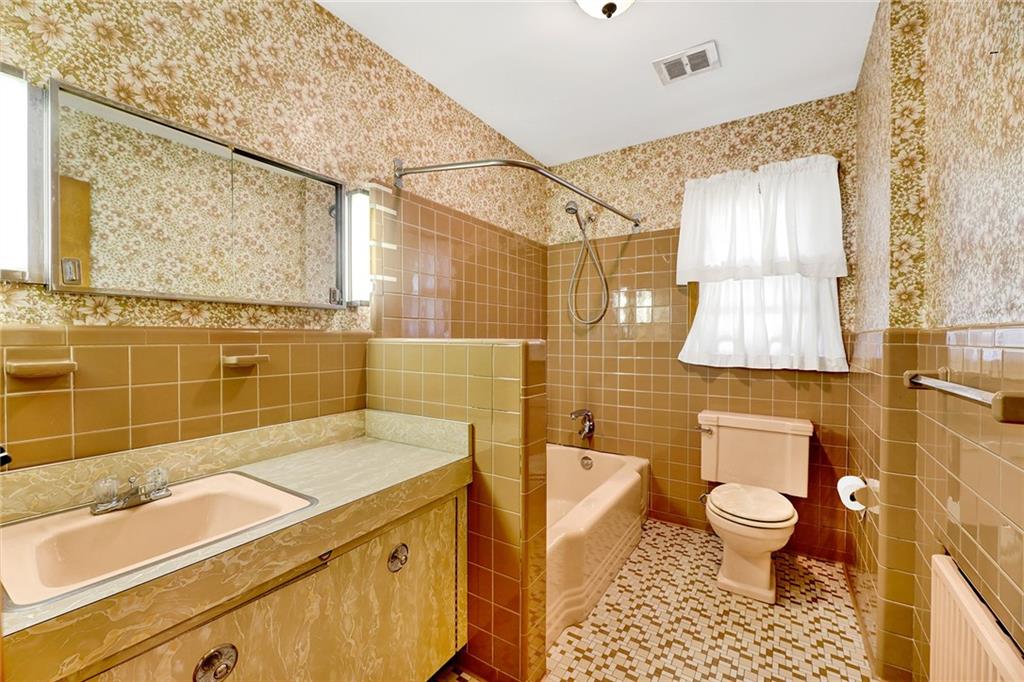 328 Stanley Avenue Staten Island NY 10301