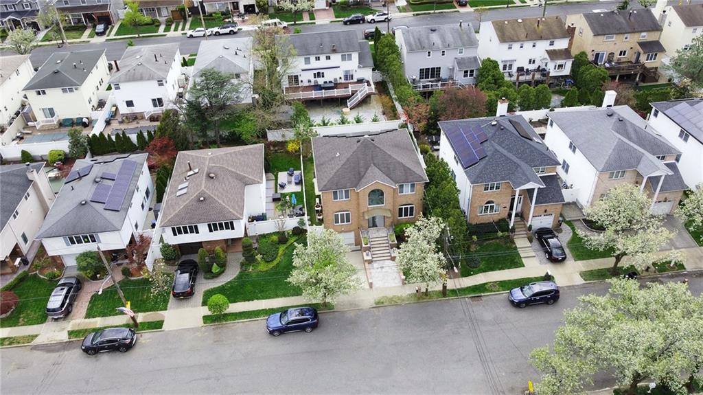 166 Pinewood Avenue Richmond Town Staten Island NY 10306
