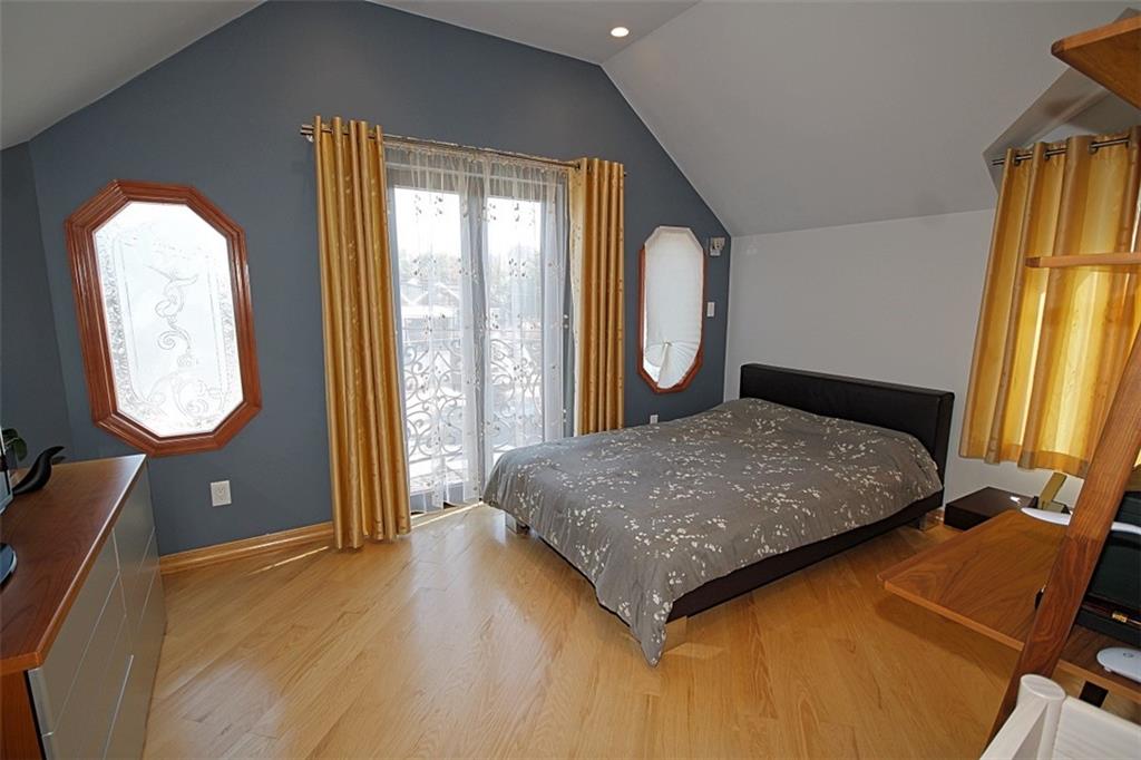 164 Oxford Street Manhattan Beach Brooklyn NY 11235