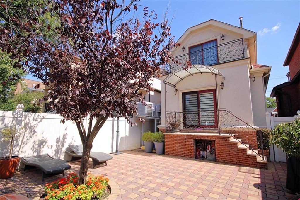 164 Oxford Street Manhattan Beach Brooklyn NY 11235