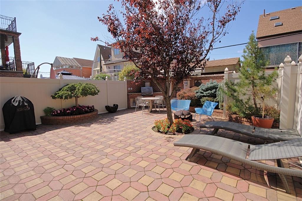164 Oxford Street Manhattan Beach Brooklyn NY 11235