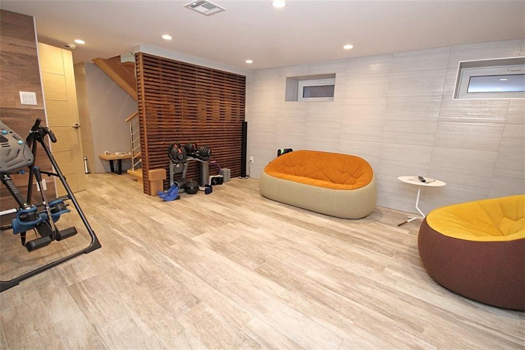 164 Oxford Street Manhattan Beach Brooklyn NY 11235