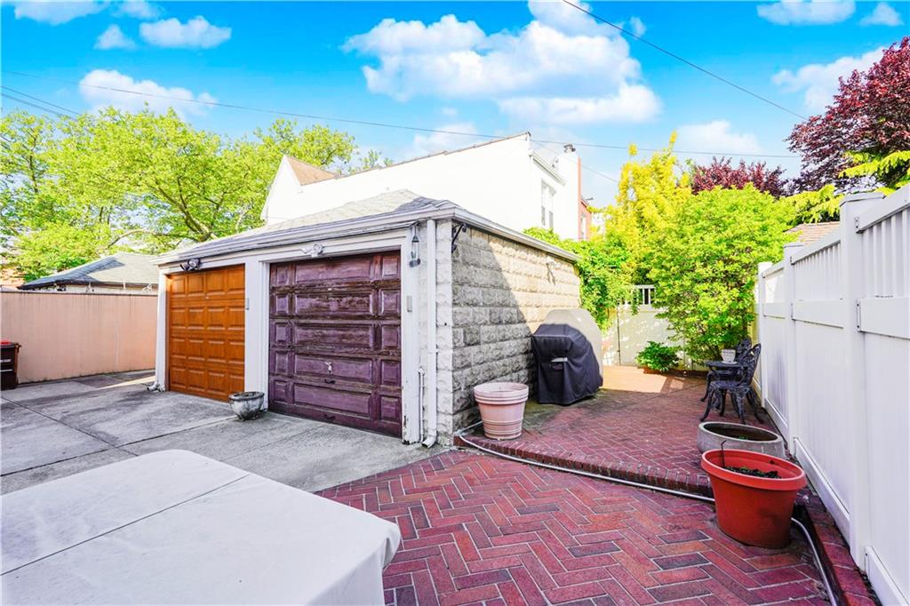 7716 10th Avenue Dyker Heights Brooklyn NY 11228