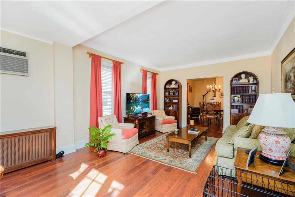 7716 10th Avenue Dyker Heights Brooklyn NY 11228
