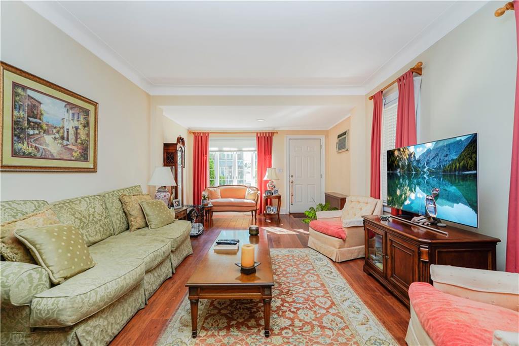 7716 10th Avenue Dyker Heights Brooklyn NY 11228