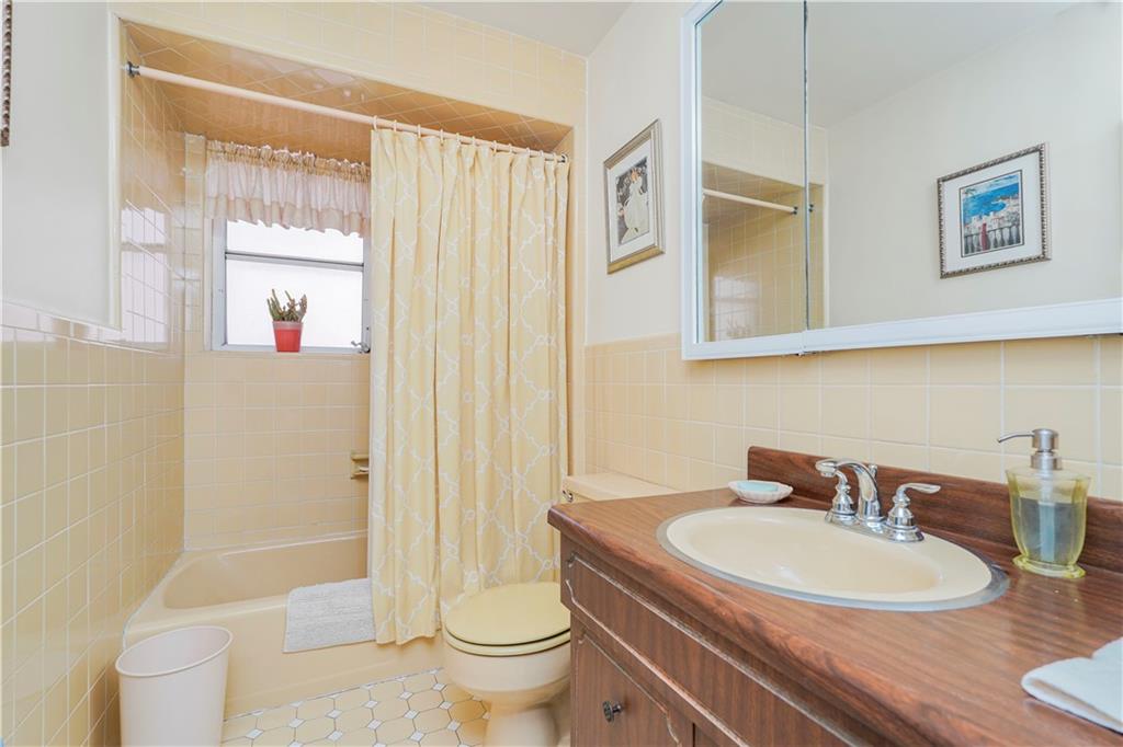 7716 10th Avenue Dyker Heights Brooklyn NY 11228