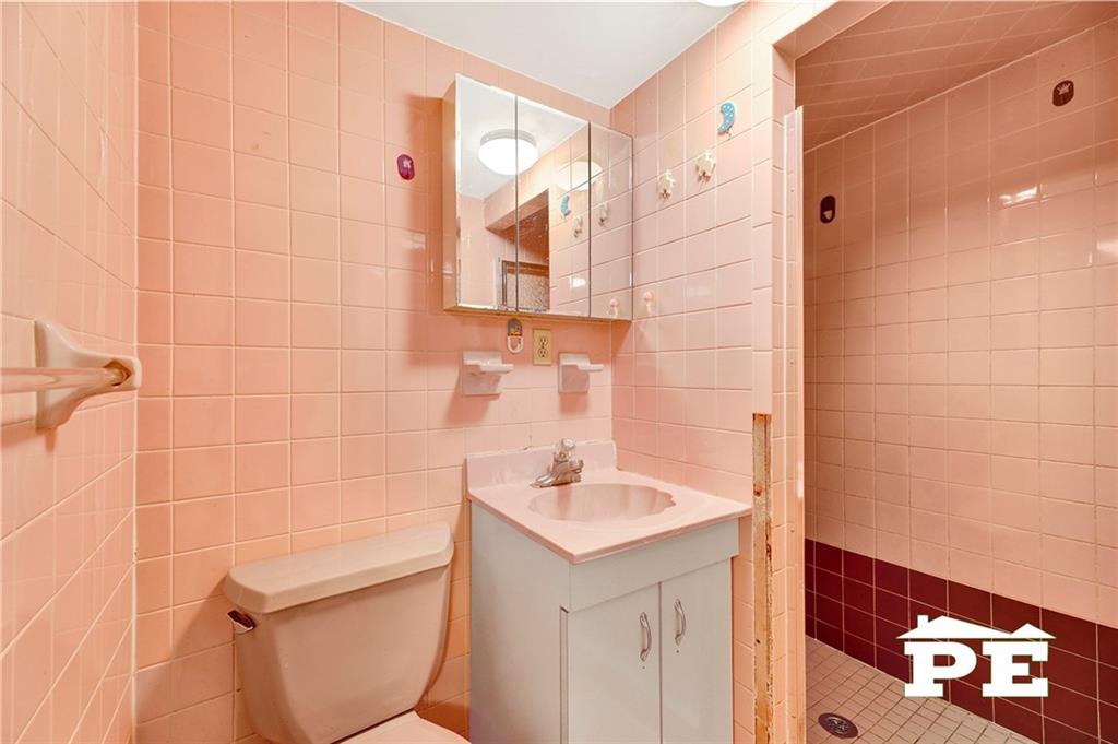 63-24 137th Street Flushing Flushing NY 11367